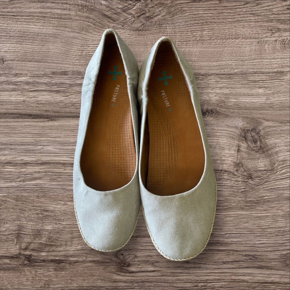 Baretraps Posture Plus Espadrilles Comforts Shoes 7 Med. LIGHT GRAY